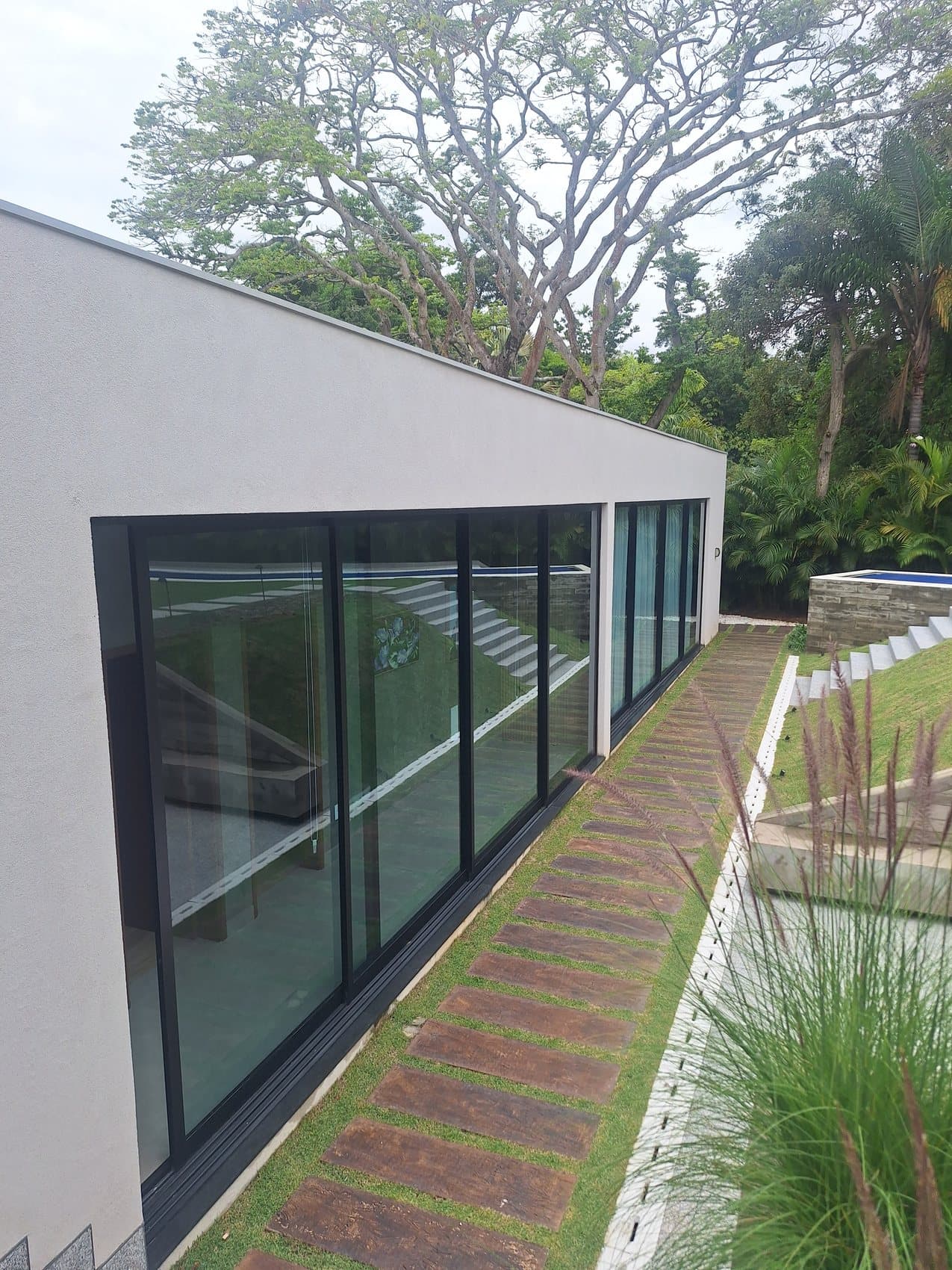 Fachada residencial com película